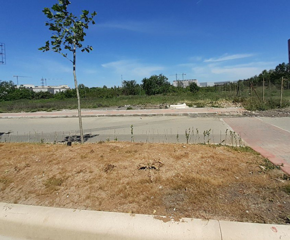 Teren intravilan 13800 mp, dubla deschidere de 65ml, bd. ...