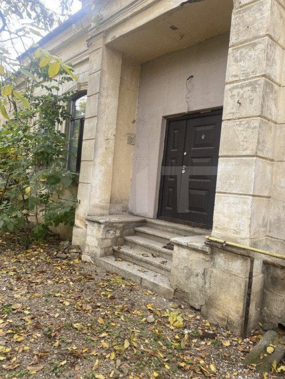 Casa cu 4 camere, 161 mp utili, teren cu 512 mp, Ultracentra