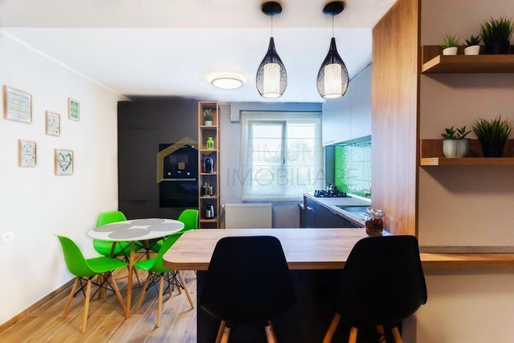 CENTRAL - BLOC IZOLAT - LIFT - 3 camere - clima - RENOVAT -