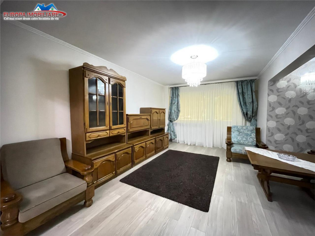 Apartament cu 3 camere de inchiriat zona centrala Tulcea