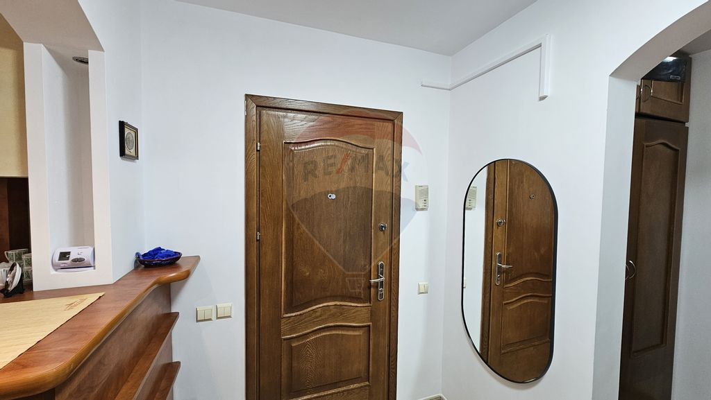 Apartament de lux cu 3 camere de inchiriat în George Ene...