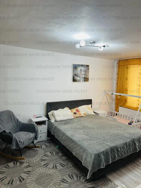 Apartament cu 3 camere, decomandat -zona Craiter