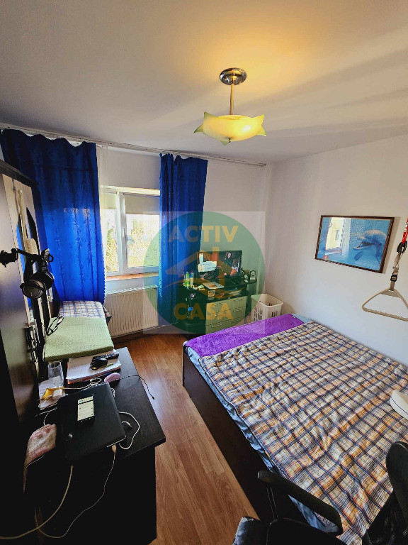 Apartament 3 camere, zona Piata Mare