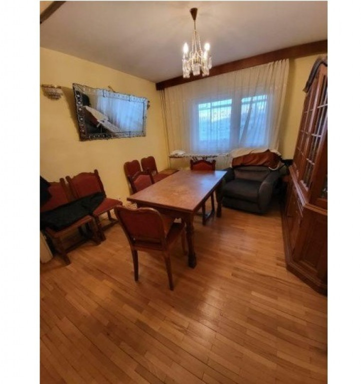 Bdul.Tineretului, vis-a vis,de Park, Ap.4 cam.