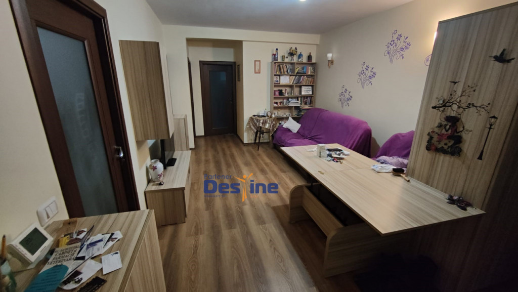 Apartament 3 camere 68 mp ETAJ 1 + 2 LOCURI de parcare- VALE