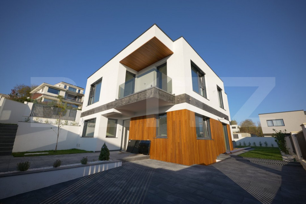 Vilă de lux cu sistem Smart Home,4 dormitoare,sală de spo