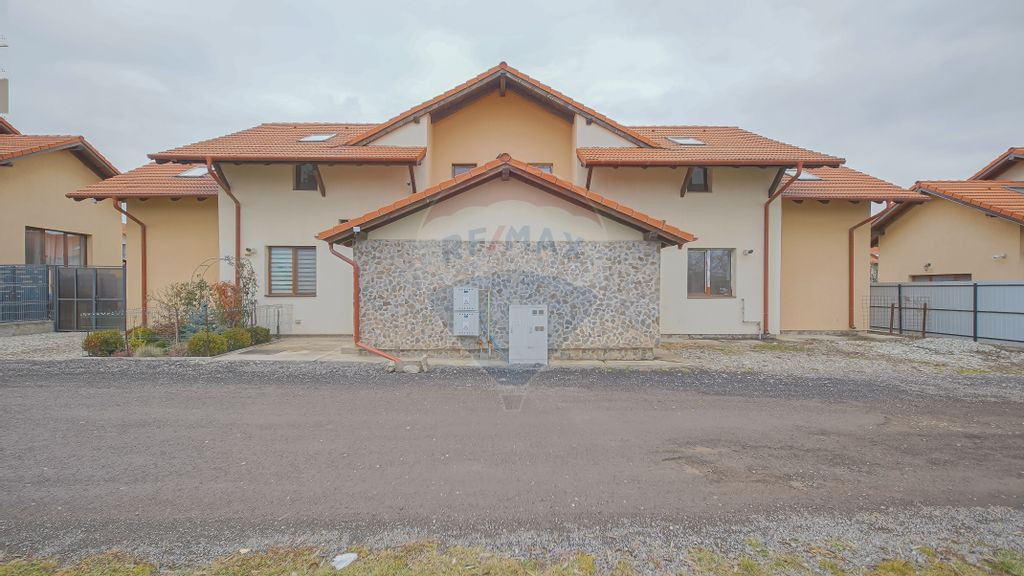 De vânzare - construcție nouă tip duplex - Sânpetru, ...