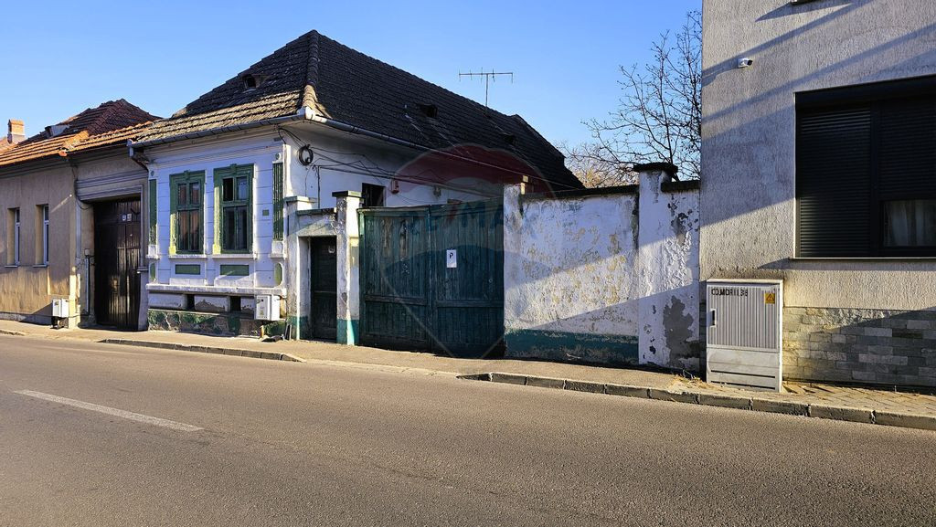 Lot teren de 597 mp | Casa renovabila | (PUZ si CU Bloc P...