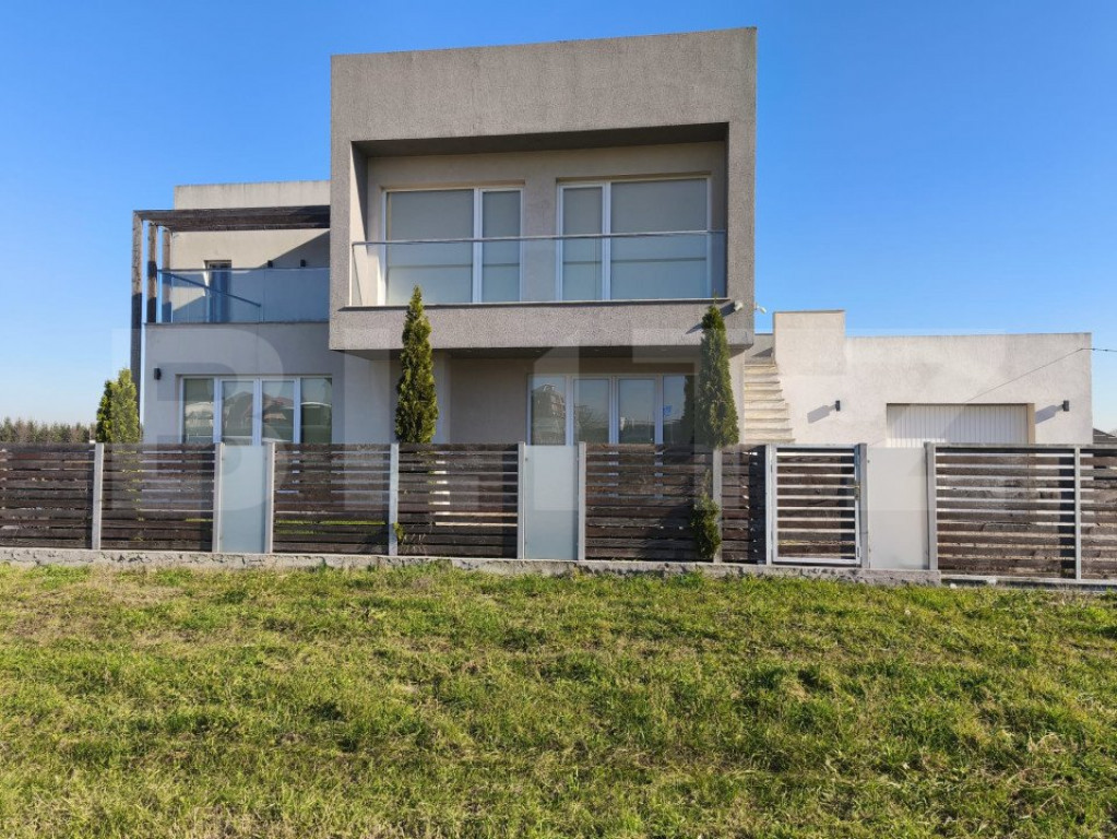 Casa individuala 6 camere, 180 mp, 600 mp teren, Radauti