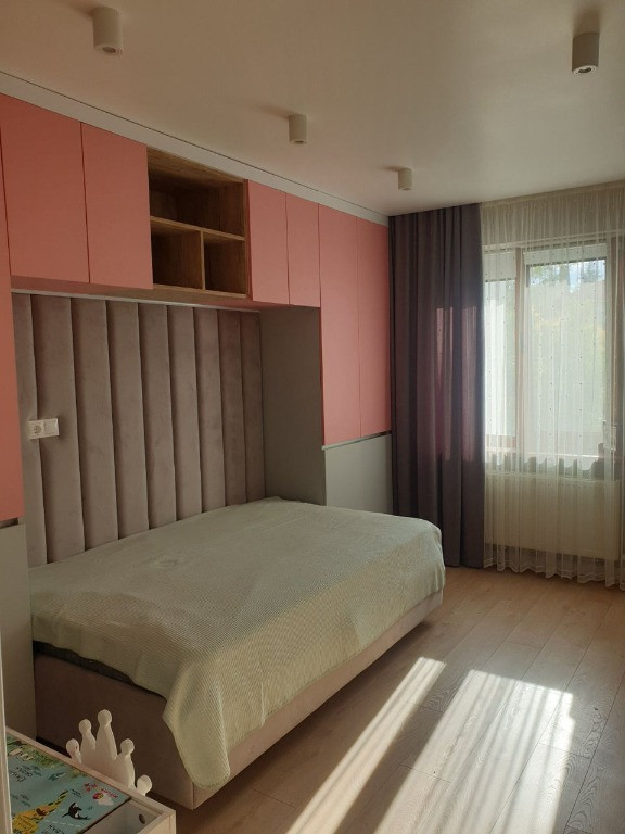 Apartament cu 4 camere de inchiriat in zona Bulgaria
