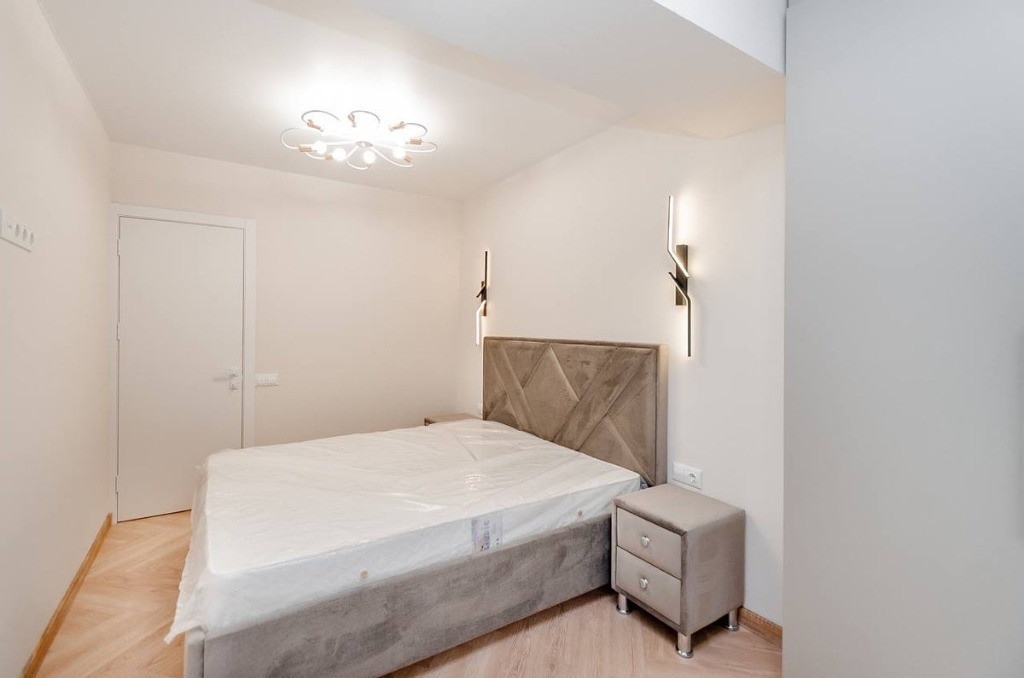 Inchiriez Apartament 1 camera Piata Abator