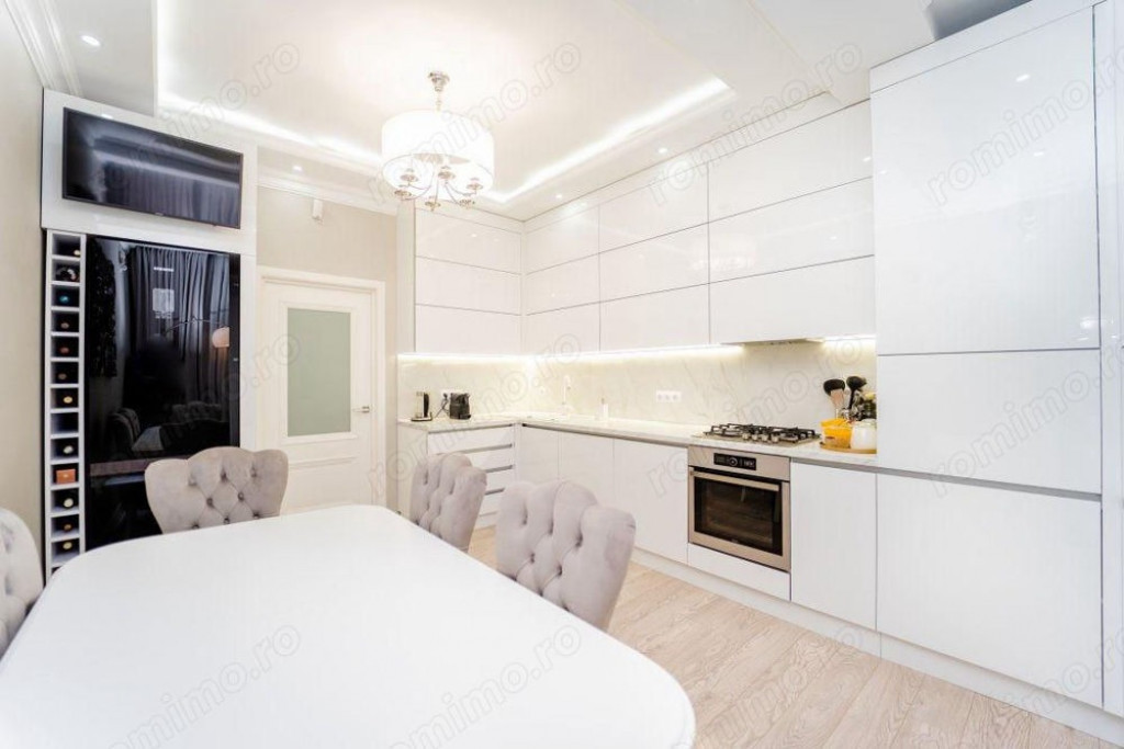 3 camere în zona Tineretului