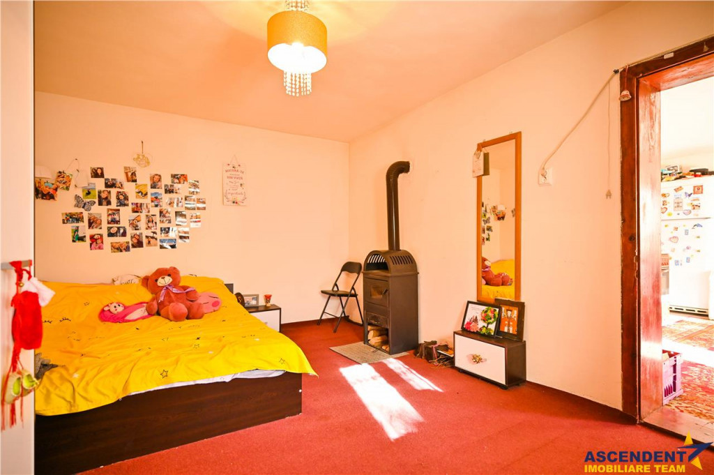 FILM! Casa saseasca, renovata exterior, in centrul localitat