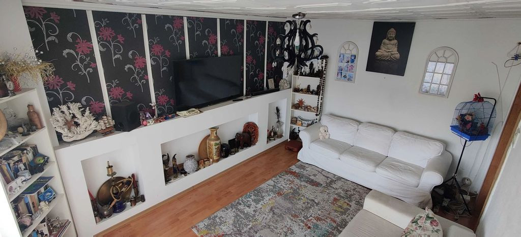 Inel 2-apartament 3 camere decomandat cu gaze