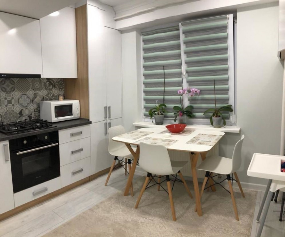 Garsoniera in zona Universitate