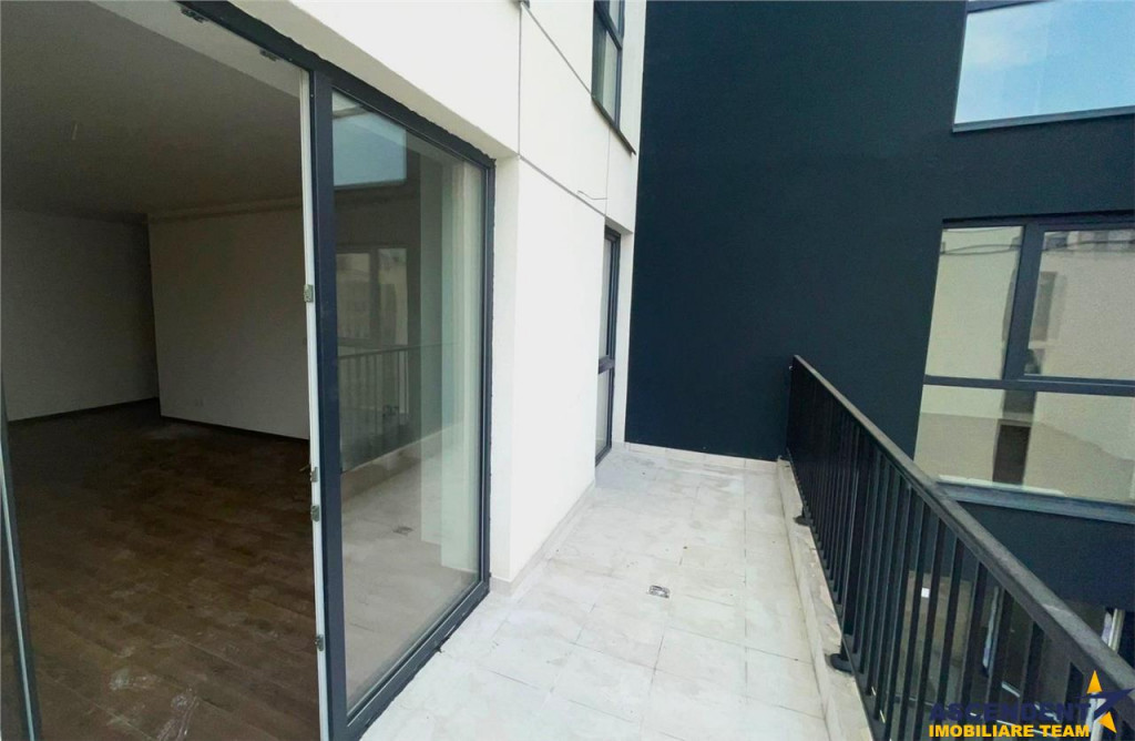 Apartament decomandat pe 3 camere, structura deosebita, priv