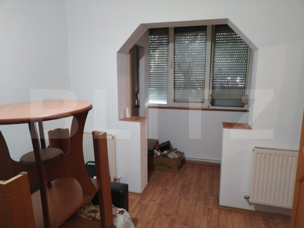 Apartament de vanzare, 2 camere, zona Micro 15