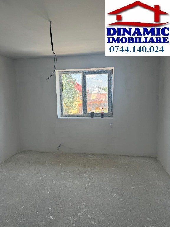 Ap 3 camere, etj 1 (la vilă). Preț redus de la 80.000 Eur la 70.000 Eu