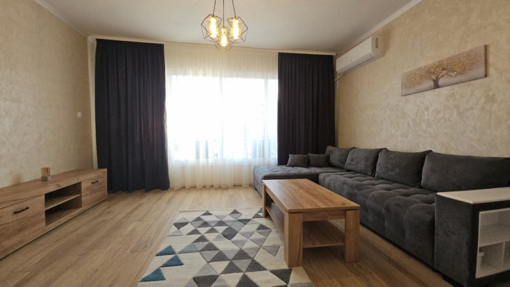 Apartament o camera de vanzare Odobescu