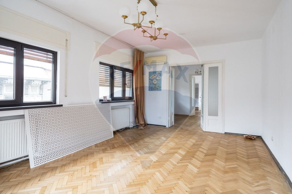 Casă de vanzare cu Parter + Etaj in zona Berzei - Firma ...