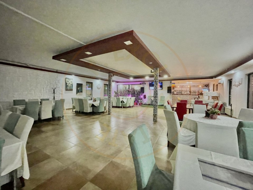 Spatiu Comercial Versatil cu parcare Ultracentral Campina