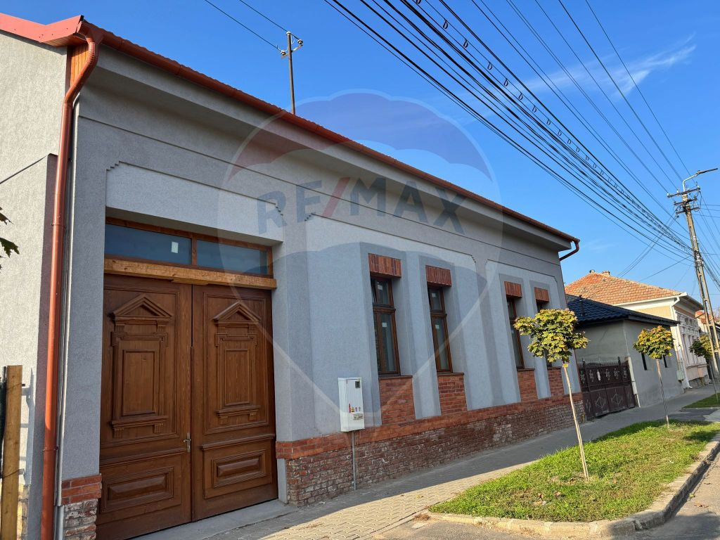 Spațiu Comercial de 180mp, de Vânzare în zona Central,...