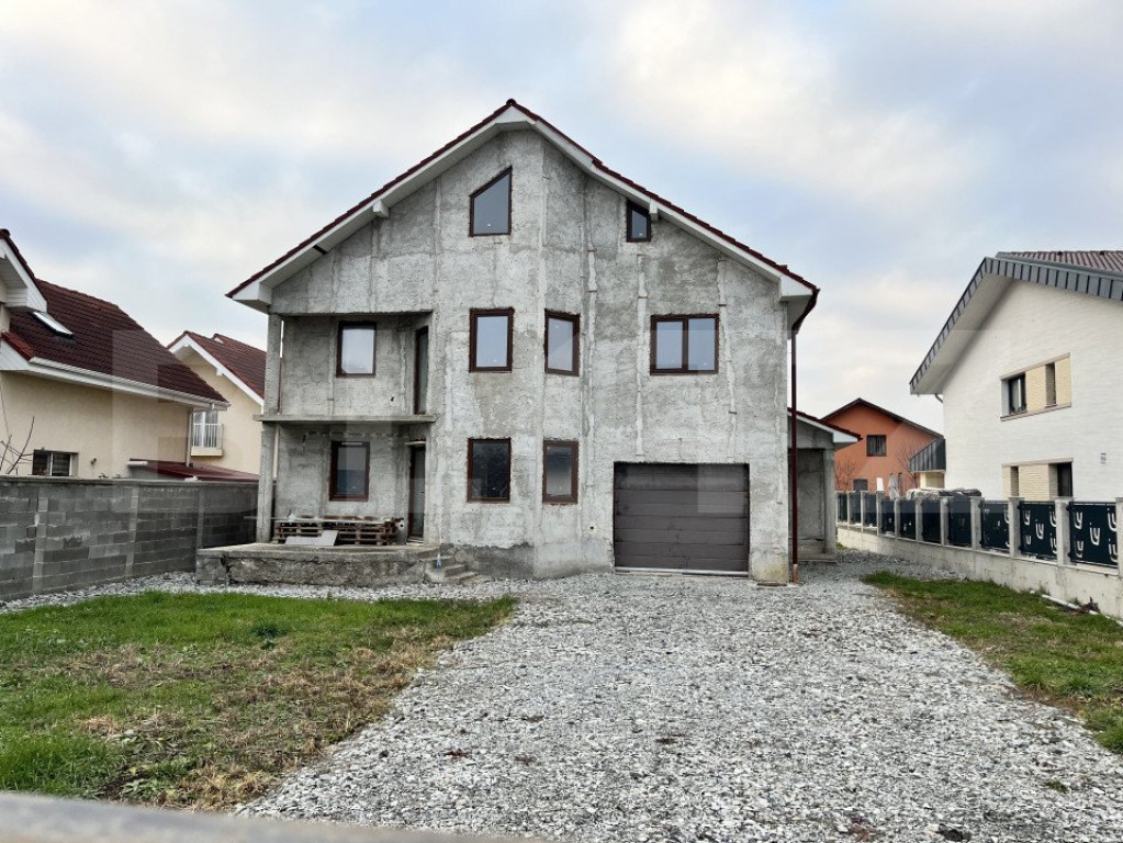 Casa de vanzare, cu 5 camere, 220 mp, zona Unirea