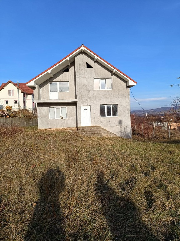 Casa zona Viisoara cu 1400 mp teren