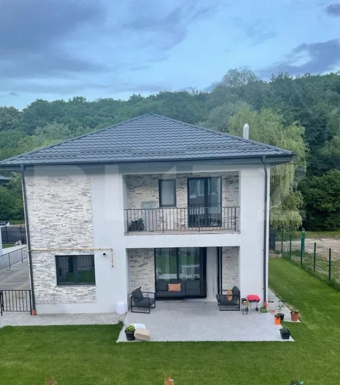 Casa individuala, 140 mp utili, teren 350 mp, zona Roata Fag