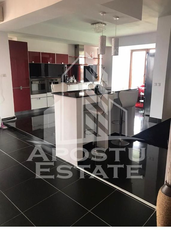 Apartament pethouse, cu terasa generoasa etaj intermediar...