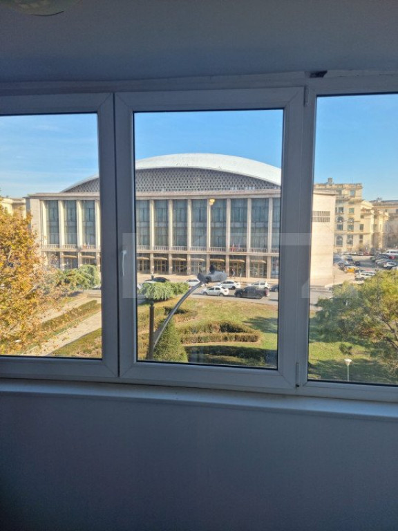 Garsonieră ultracentrală lângă Sala Palatului, 20 mp uti