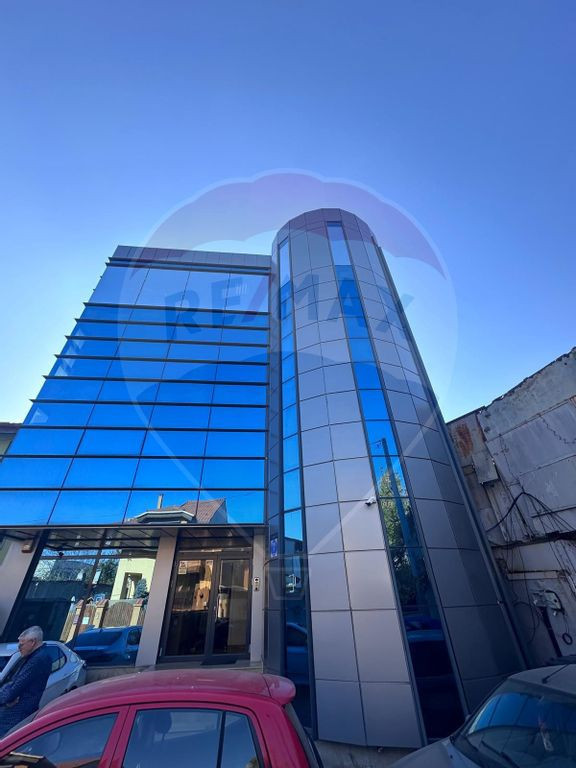 Spațiu de birouri de 720 mp de vânzare în zona Lizeanu...
