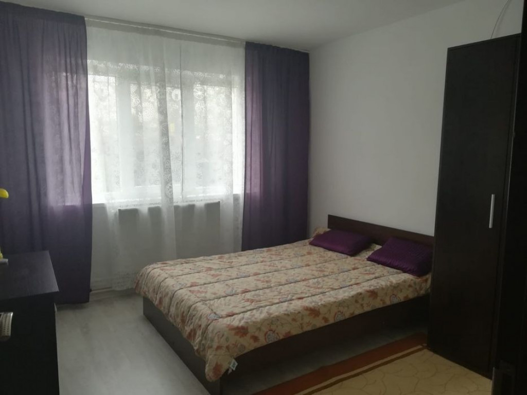 Se inchiriaza garsoniera in Piata Romana