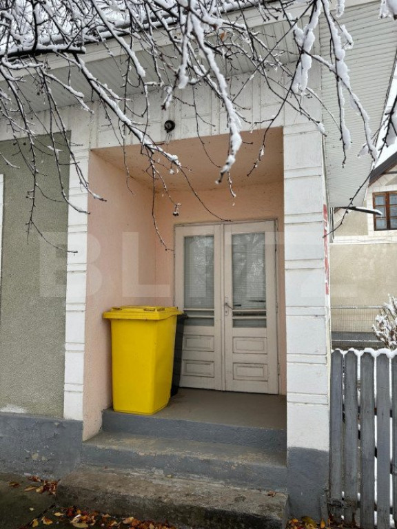Casa batraneasca, 90mp, 1300mp teren, loc.Hancea-com.Veresti
