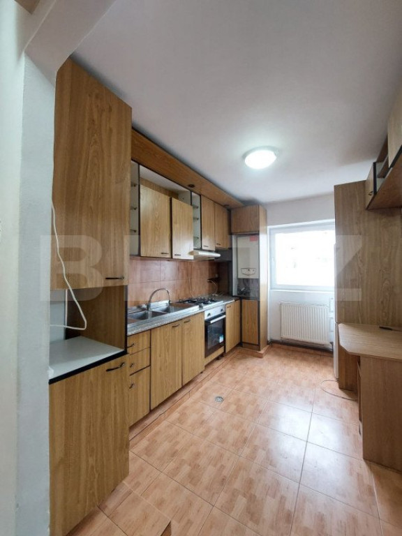 Apartament 3 camere decomandat, 77 mp total, Bulevardul Bucu