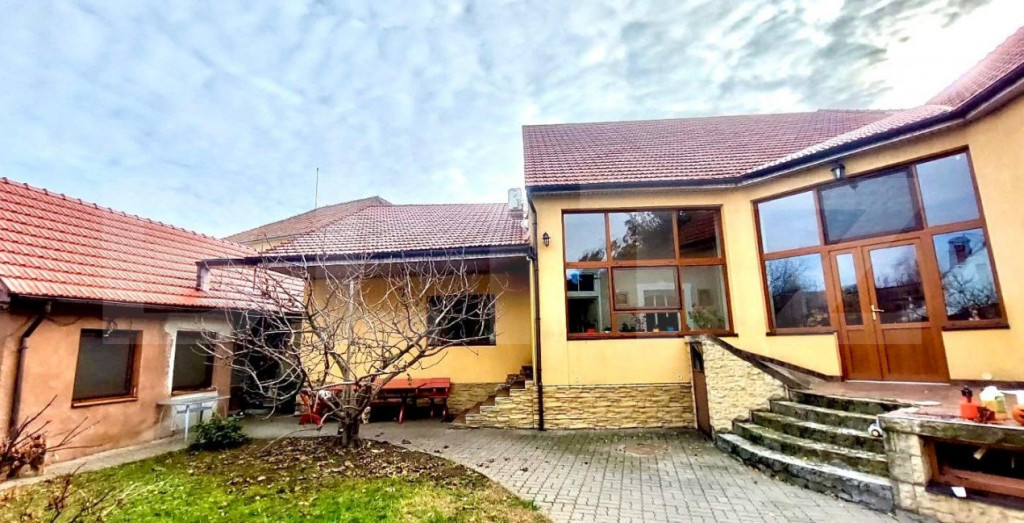 Casă cu 3 camere, 90 mp, pe un nivel, 454 mp teren, cartie