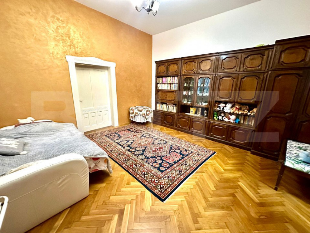 Casă pretabila pentru birouri, 5 incaperi, 210 mp, zona-Cen