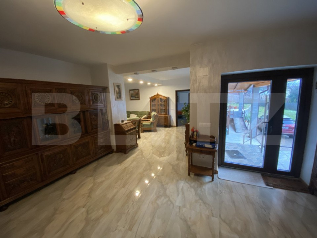 Casa de vanzare 4 camere, 245 mp, in zona centala