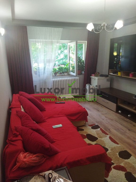 *Nou* 2 decomandat Nicolina 2