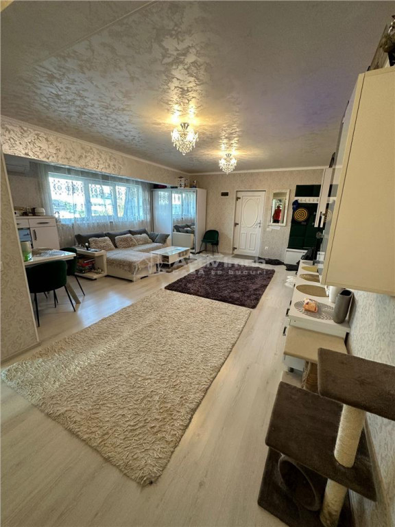 4 camere de - Breazu - parcare gradina