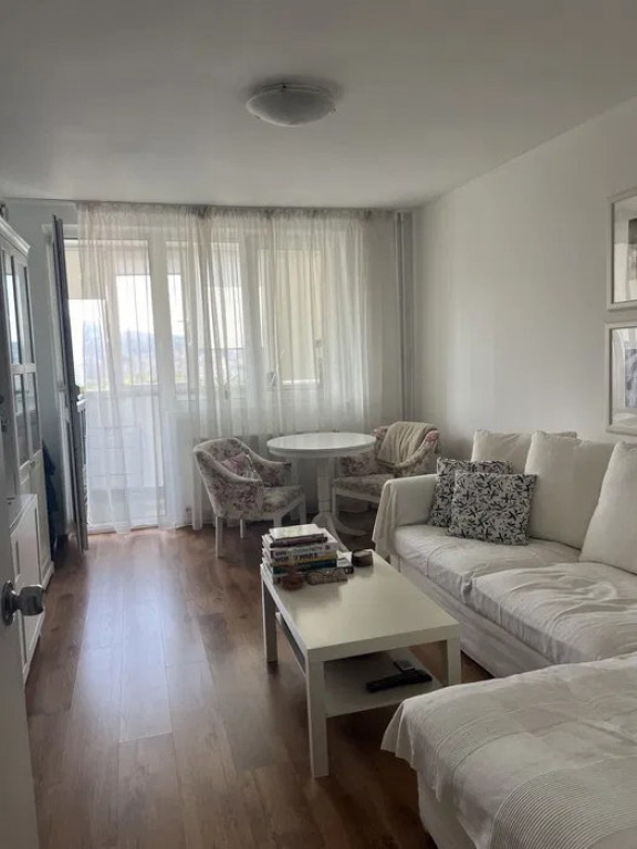 Apartament 2 camere decomandat - zona Vlahuta