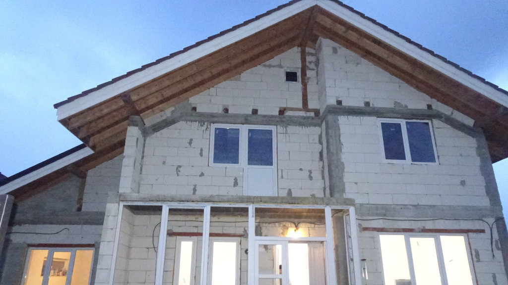 Casa noua semifisata in Deva, P+M, zona Zavoi, SC:245 mp, teren 719 mp