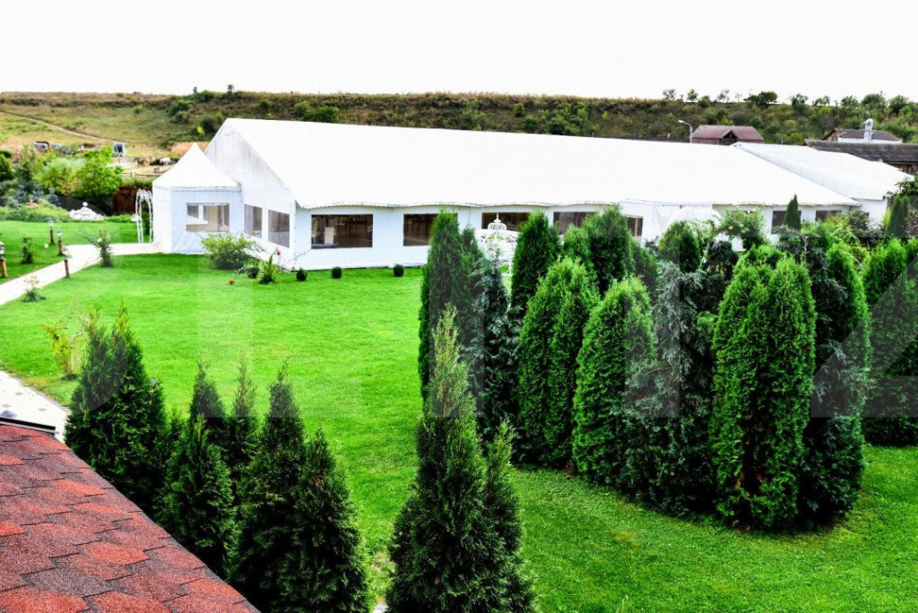 Proprietate HORECA cu sala de evenimente moderna, intr-o oaz