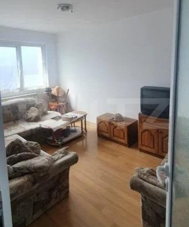 Apartament 3 camere, 70 mp, parcare, zona Tatarasi