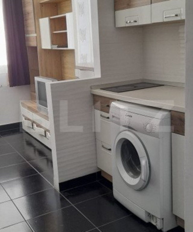 Garsoniera Decebal, etaj 4,