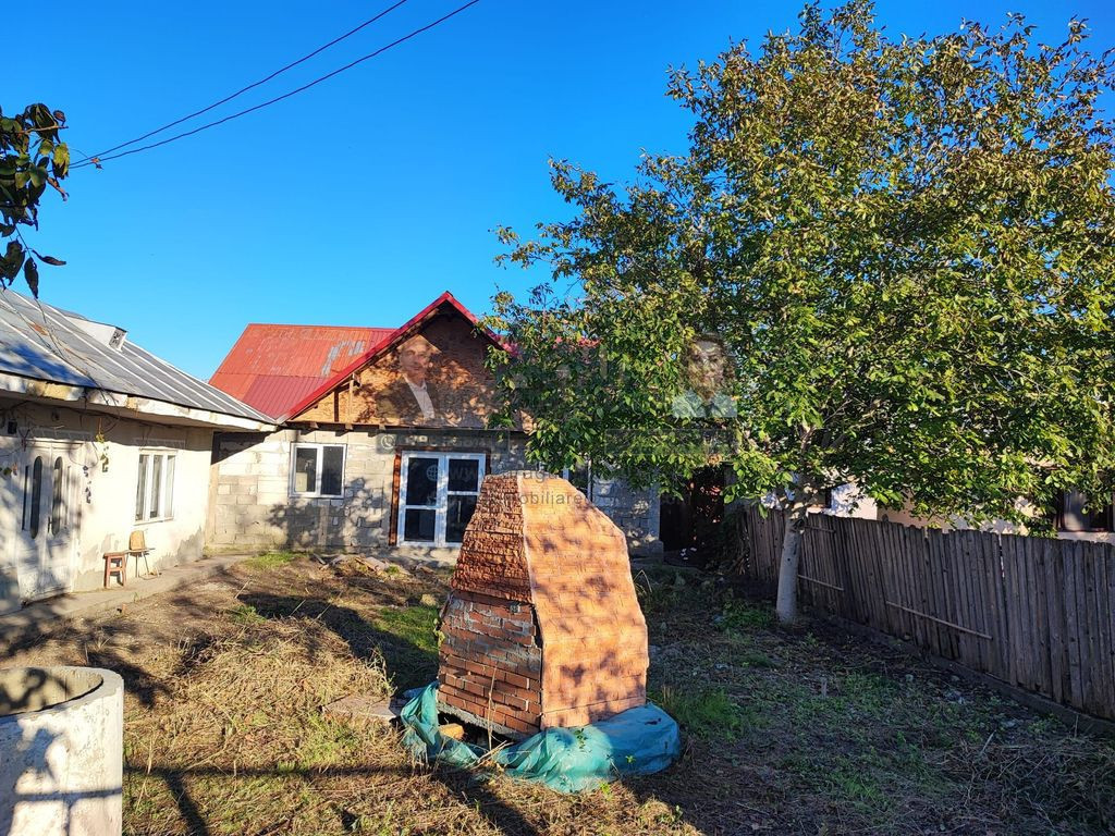 Teren 1430 mp/Constructie din boltari/Satu Nou, str Vorni...