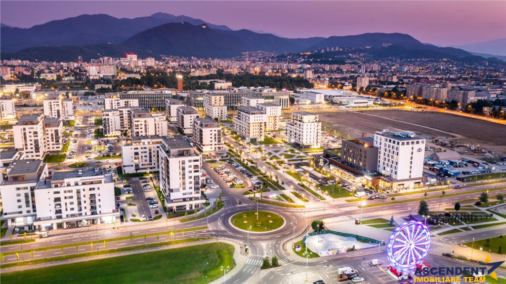 LIVE! Studio Coresi Kasper, mobilat si echipat, cu loc parca