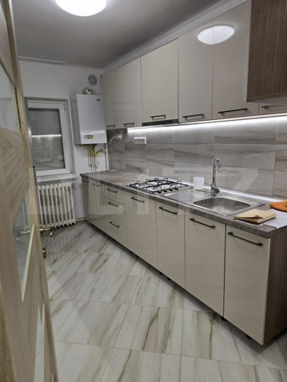 Apartament cu 3 camere, 77 mp, zona Micro 17