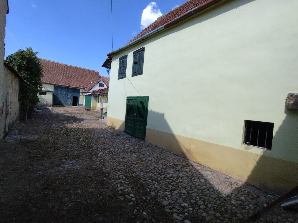 VAND casa 4 camere, curte si gradina 673 mp, com.Ludos