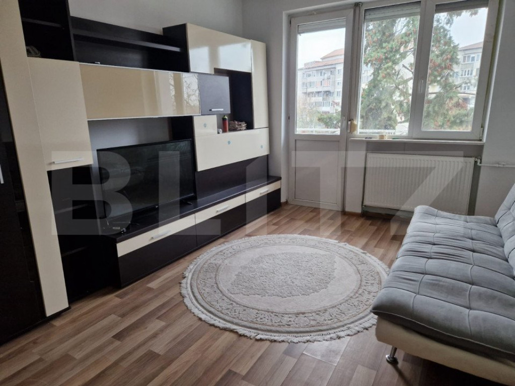 Apartament de vânzare, cu 3 camere, pe Bulevardul Dacia